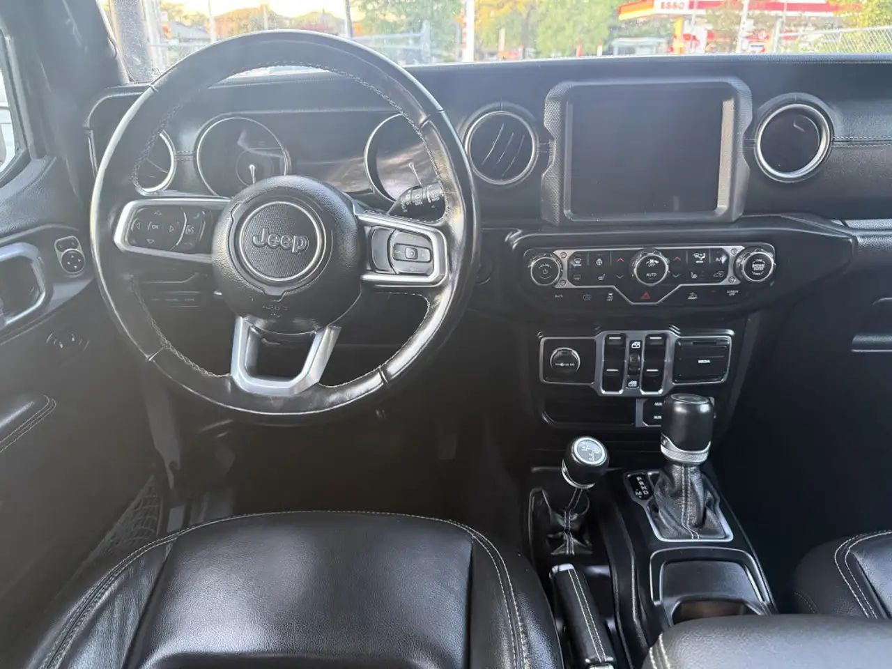 Jeep Wrangler - Image 10
