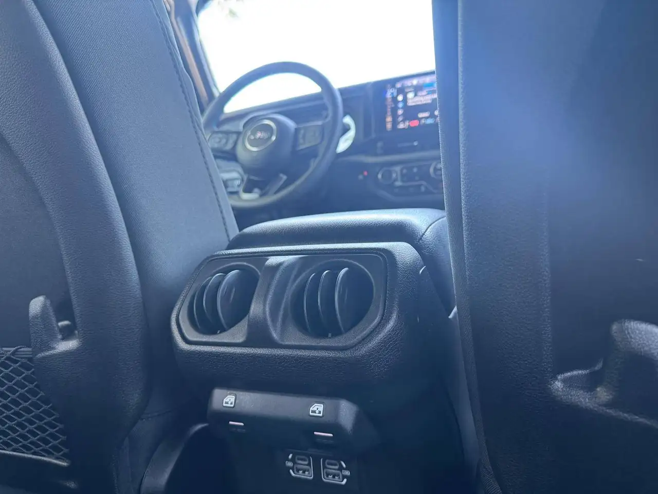 Jeep Wrangler - Image 13