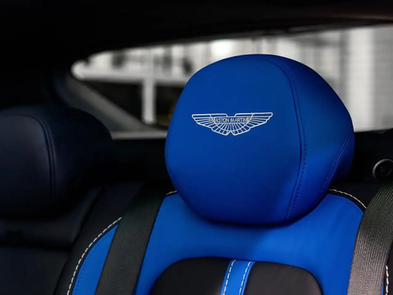 Aston Martin DBX - Image 30