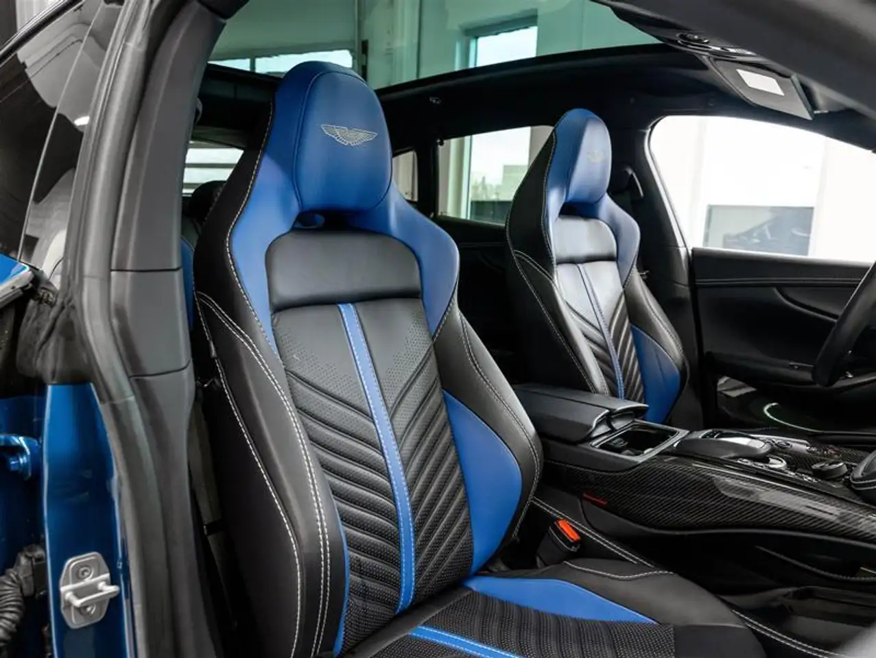 Aston Martin DBX - Image 12