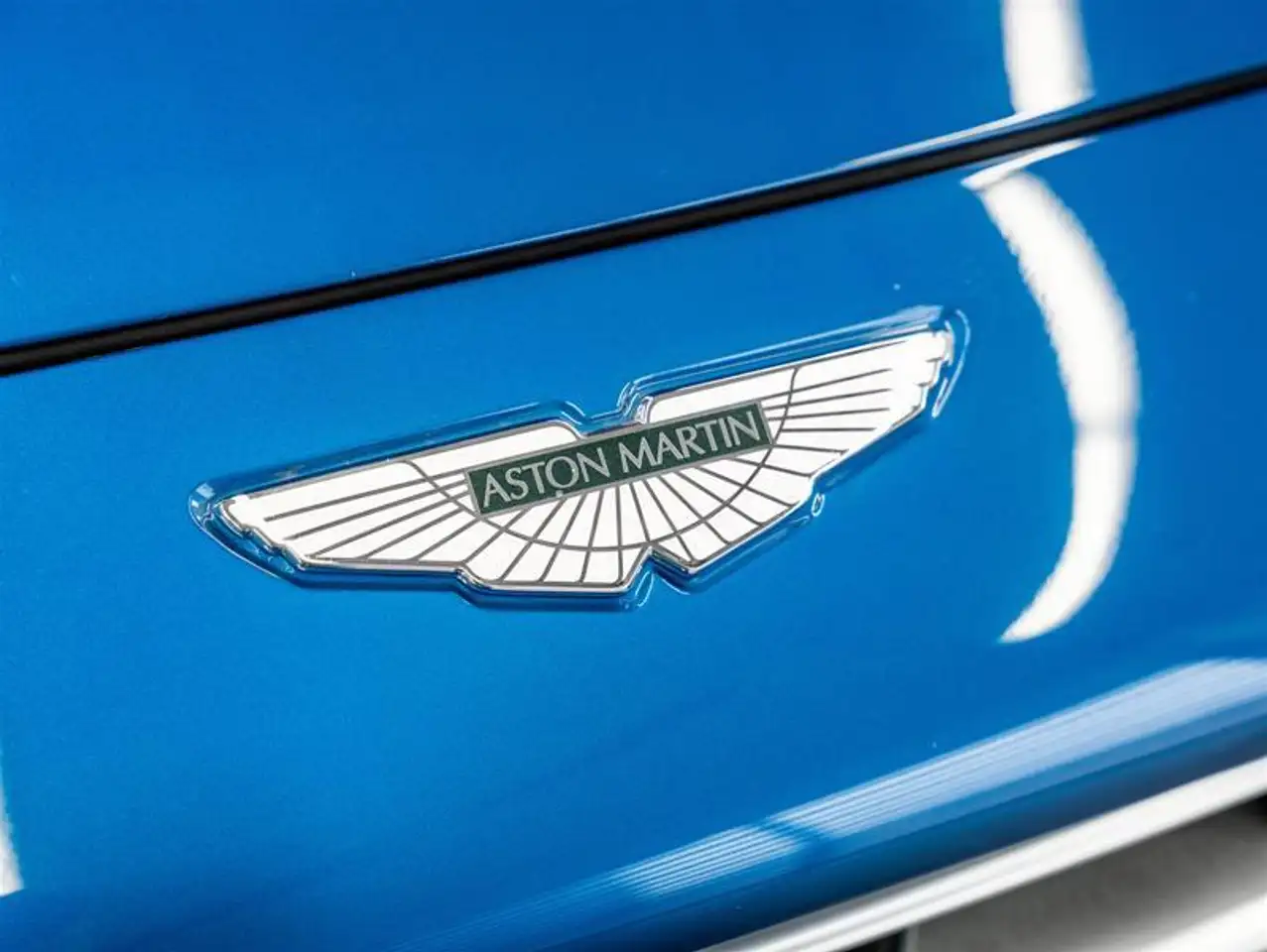 Aston Martin DBX - Image 37