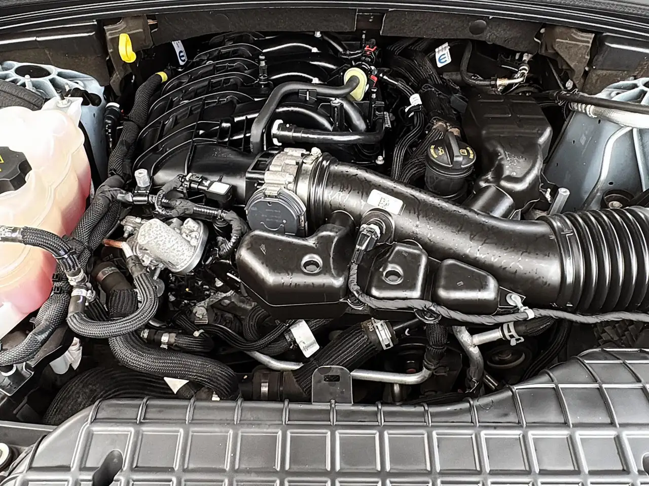 Jeep Grand Cherokee - Image 40