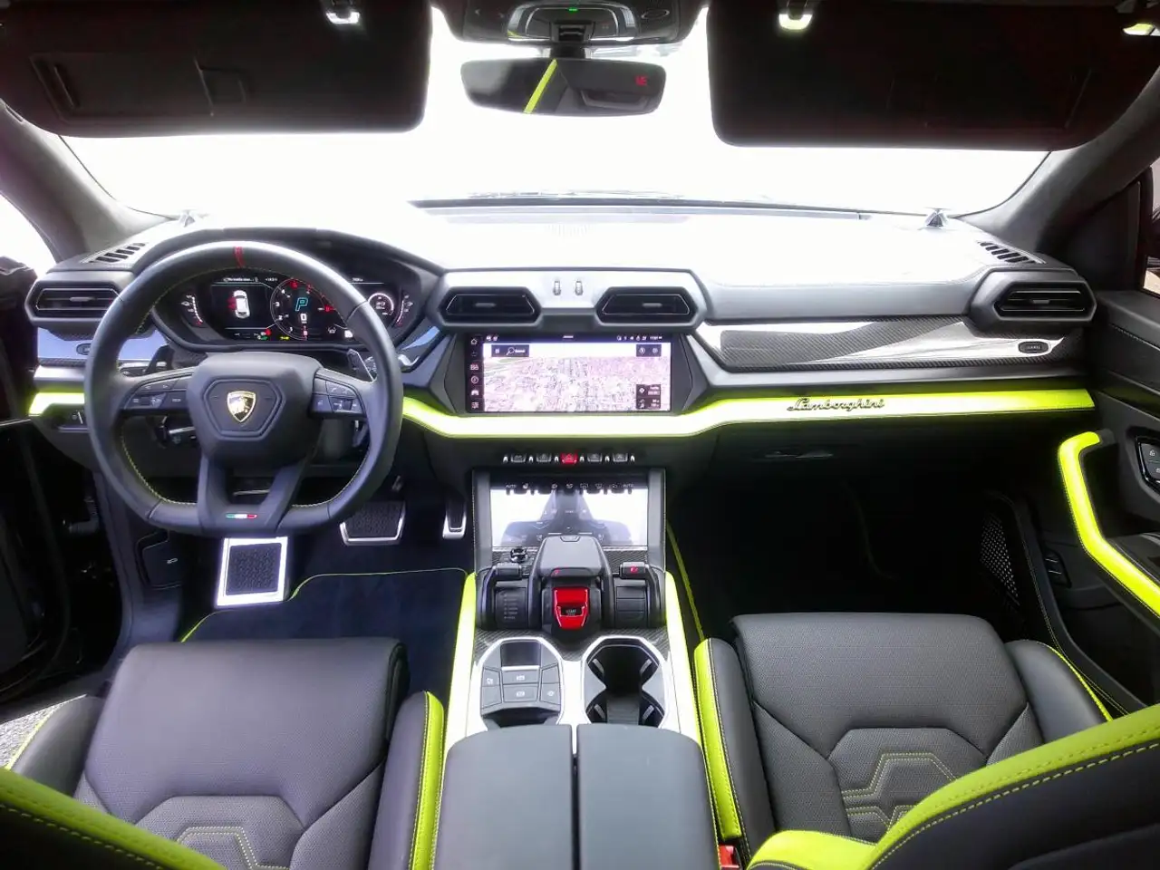 Lamborghini Urus - Image 14