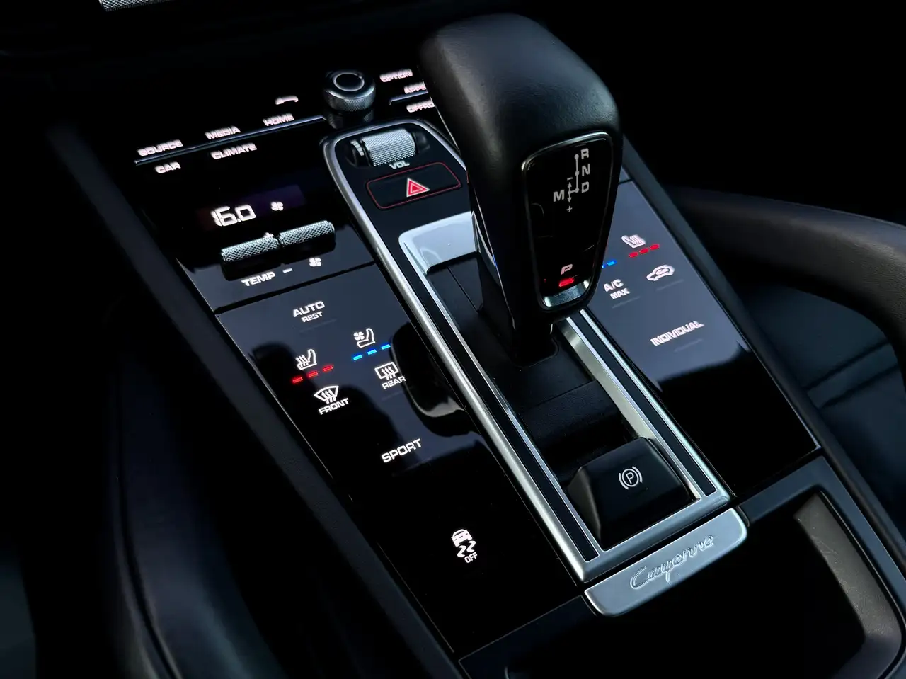 Porsche Cayenne - Image 25