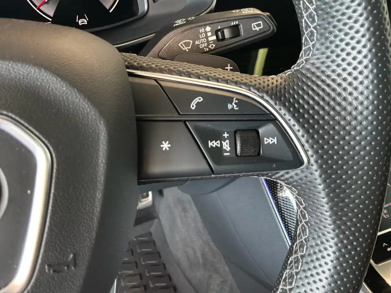 Audi SQ8 - Image 13