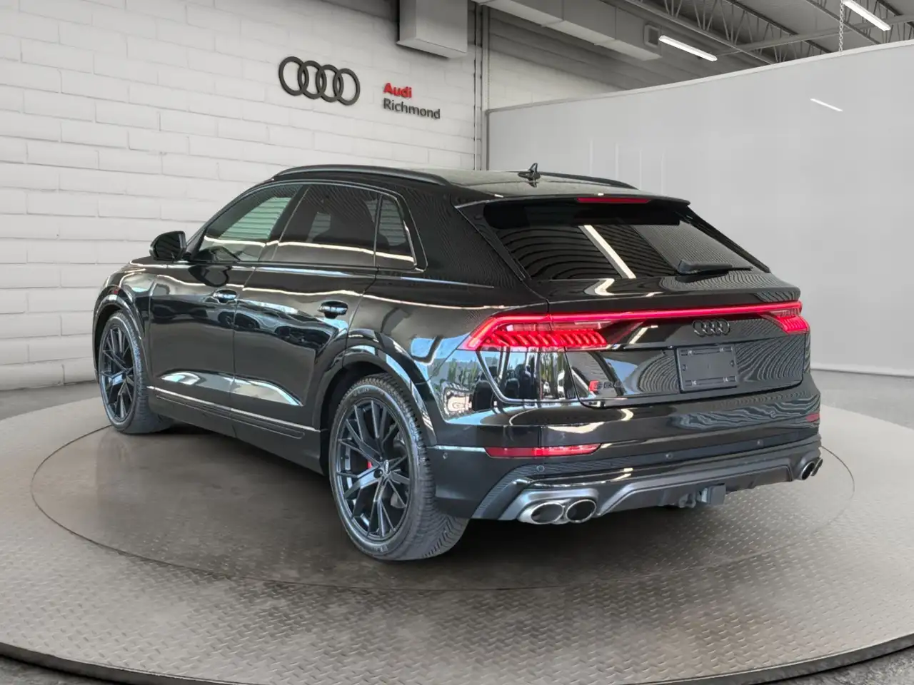 Audi SQ8 - Image 7