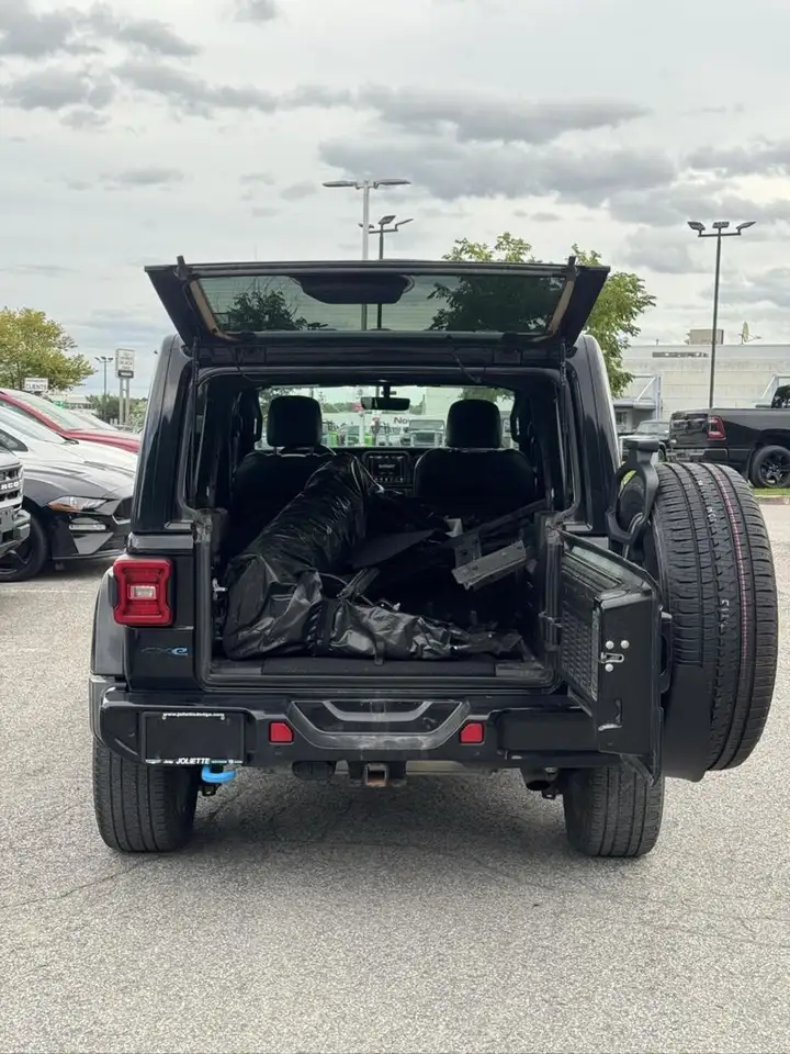 Jeep Wrangler - Image 16