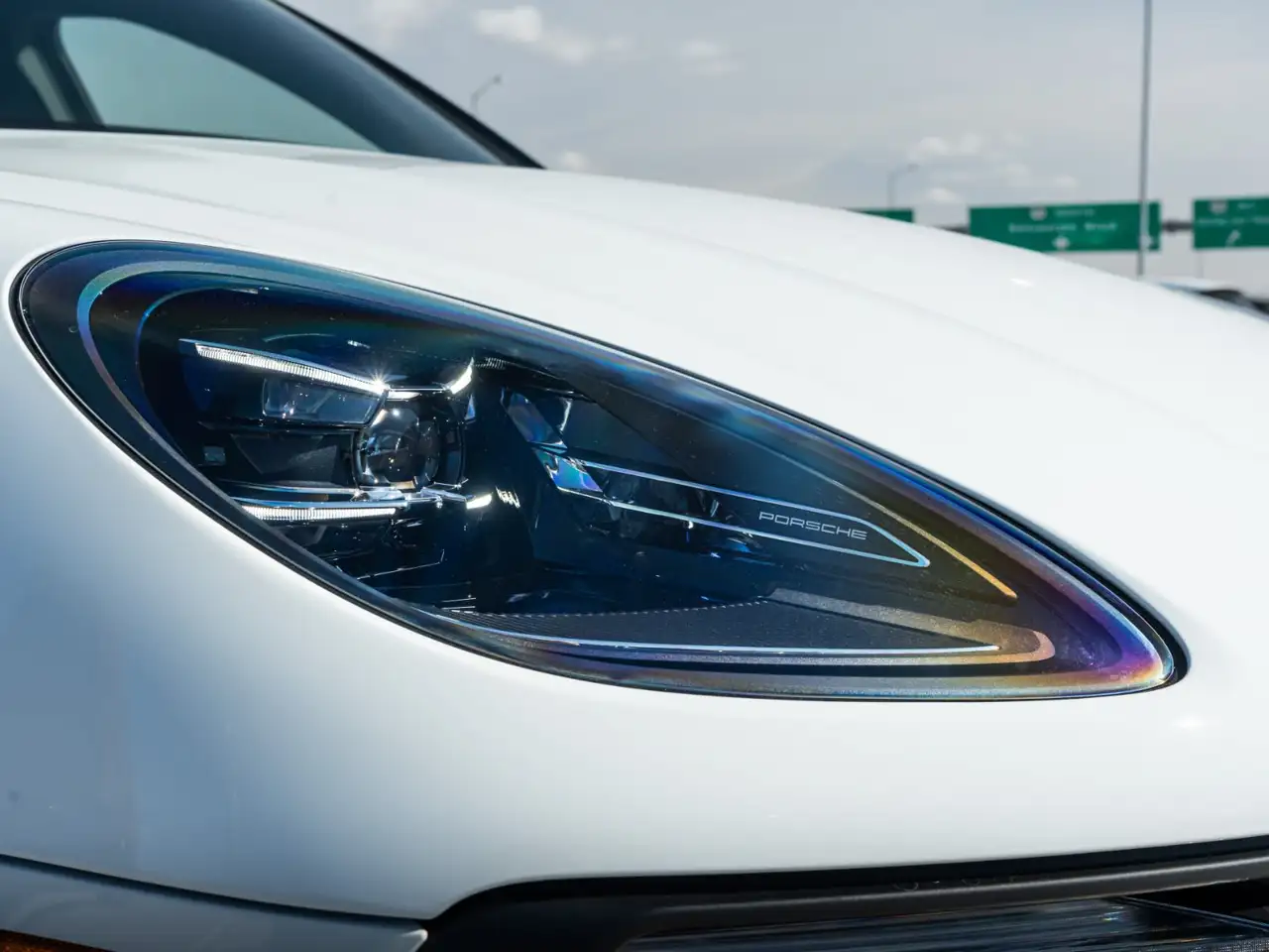 Porsche Macan - Image 12