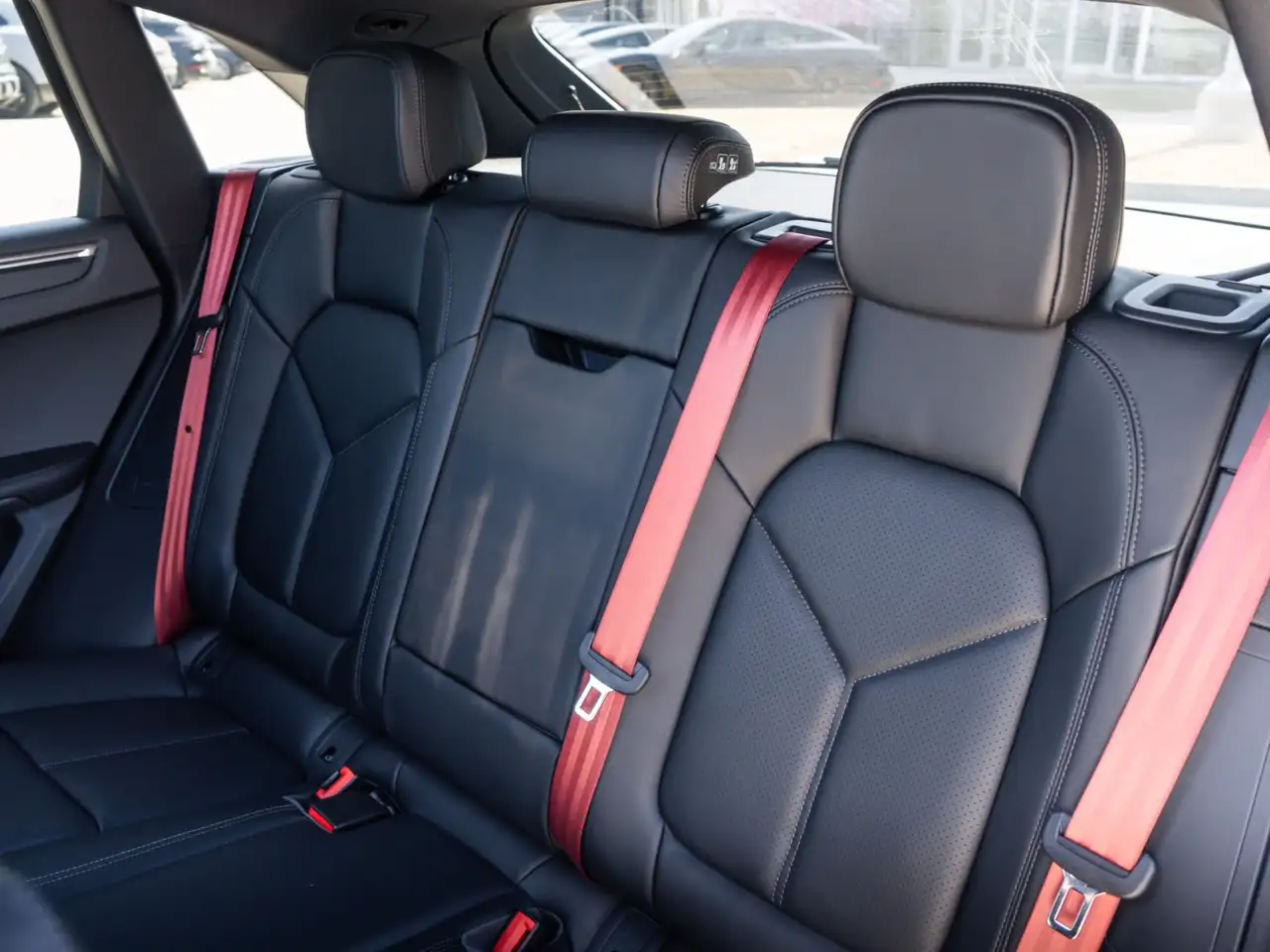 Porsche Macan - Image 24
