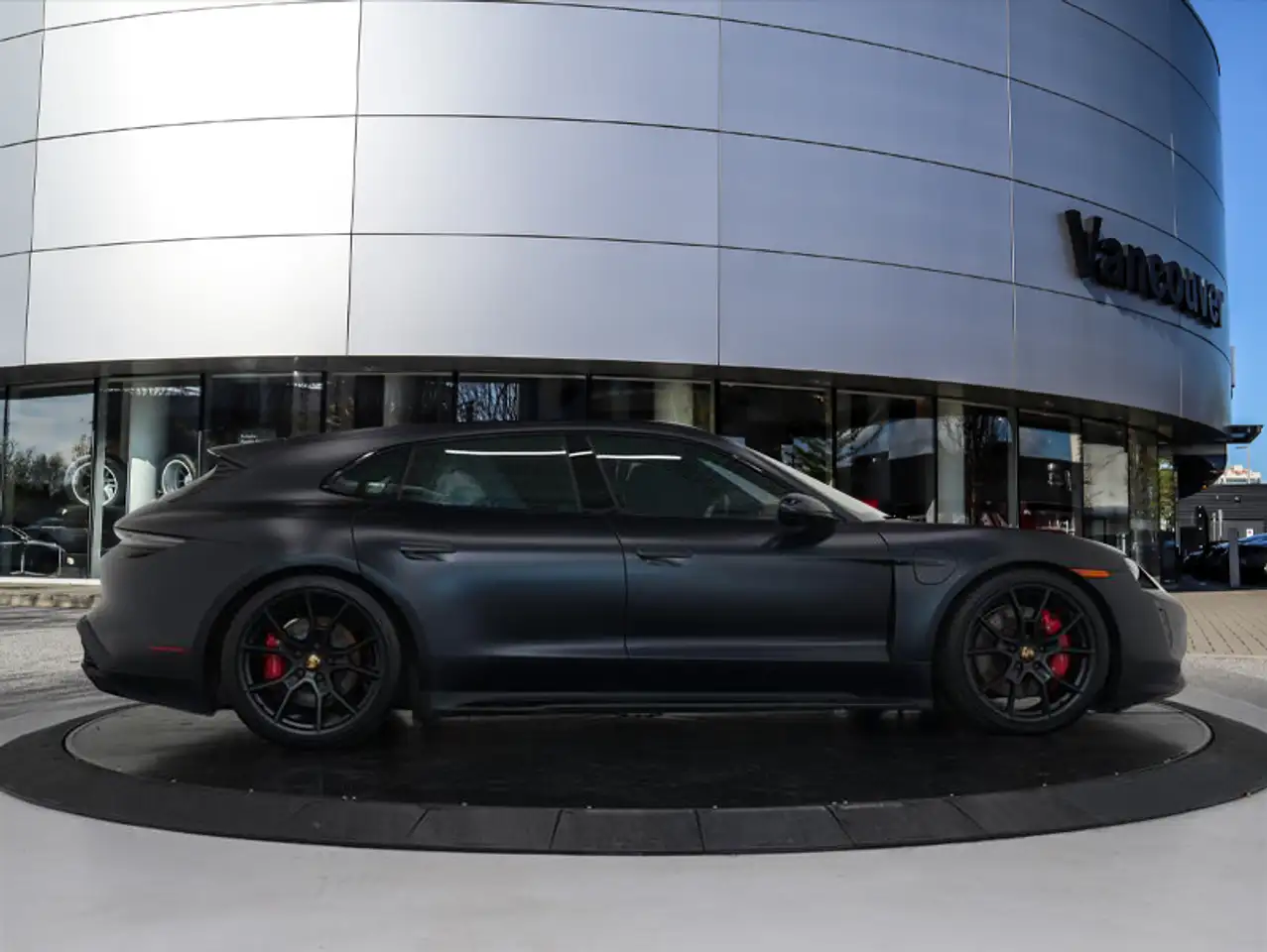 Porsche Taycan - Image 6