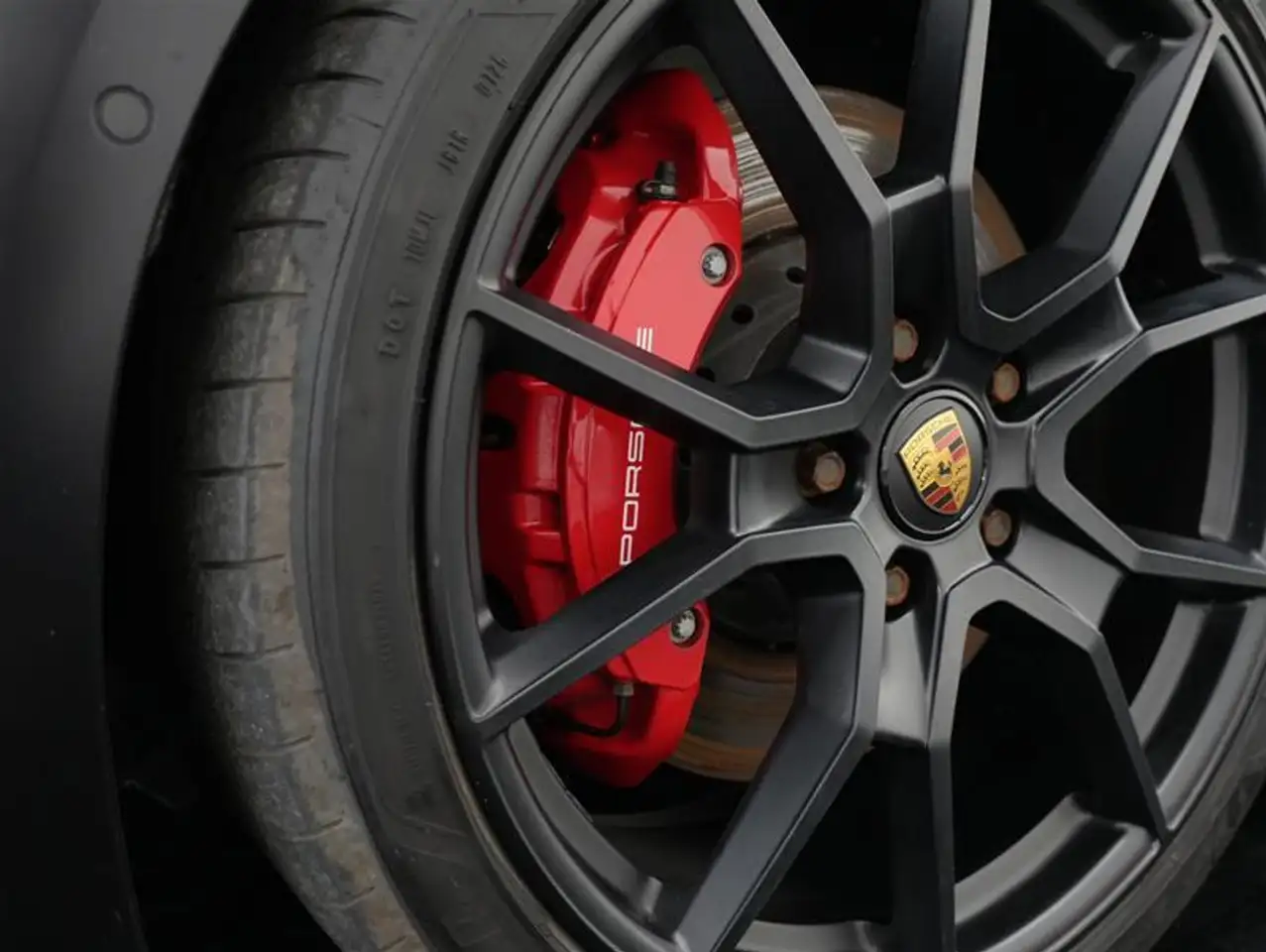 Porsche Taycan - Image 12