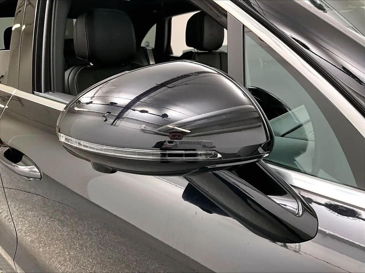 Porsche Macan - Image 33