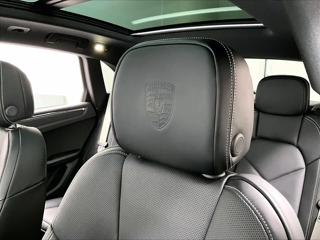 Porsche Macan - Image 13