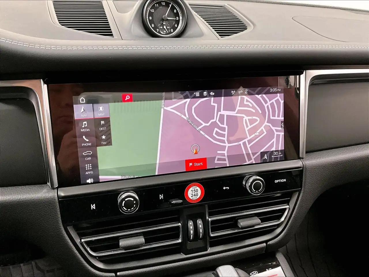 Porsche Macan - Image 23