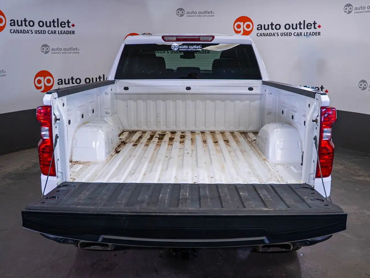 Chevrolet Silverado 1500 - Image 9