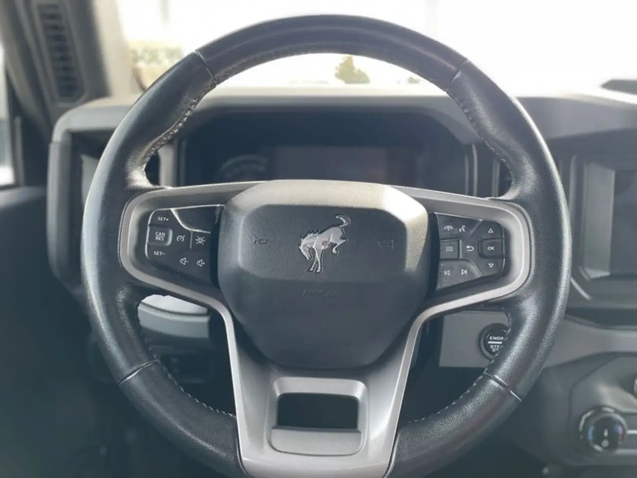 Ford Bronco - Image 22