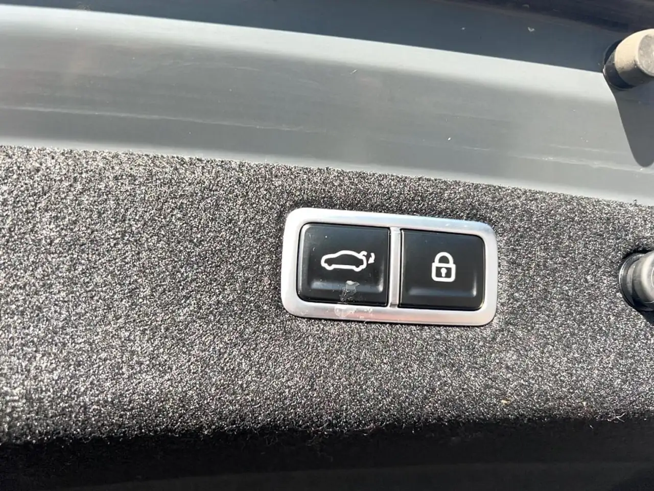 Genesis G70 - Image 21