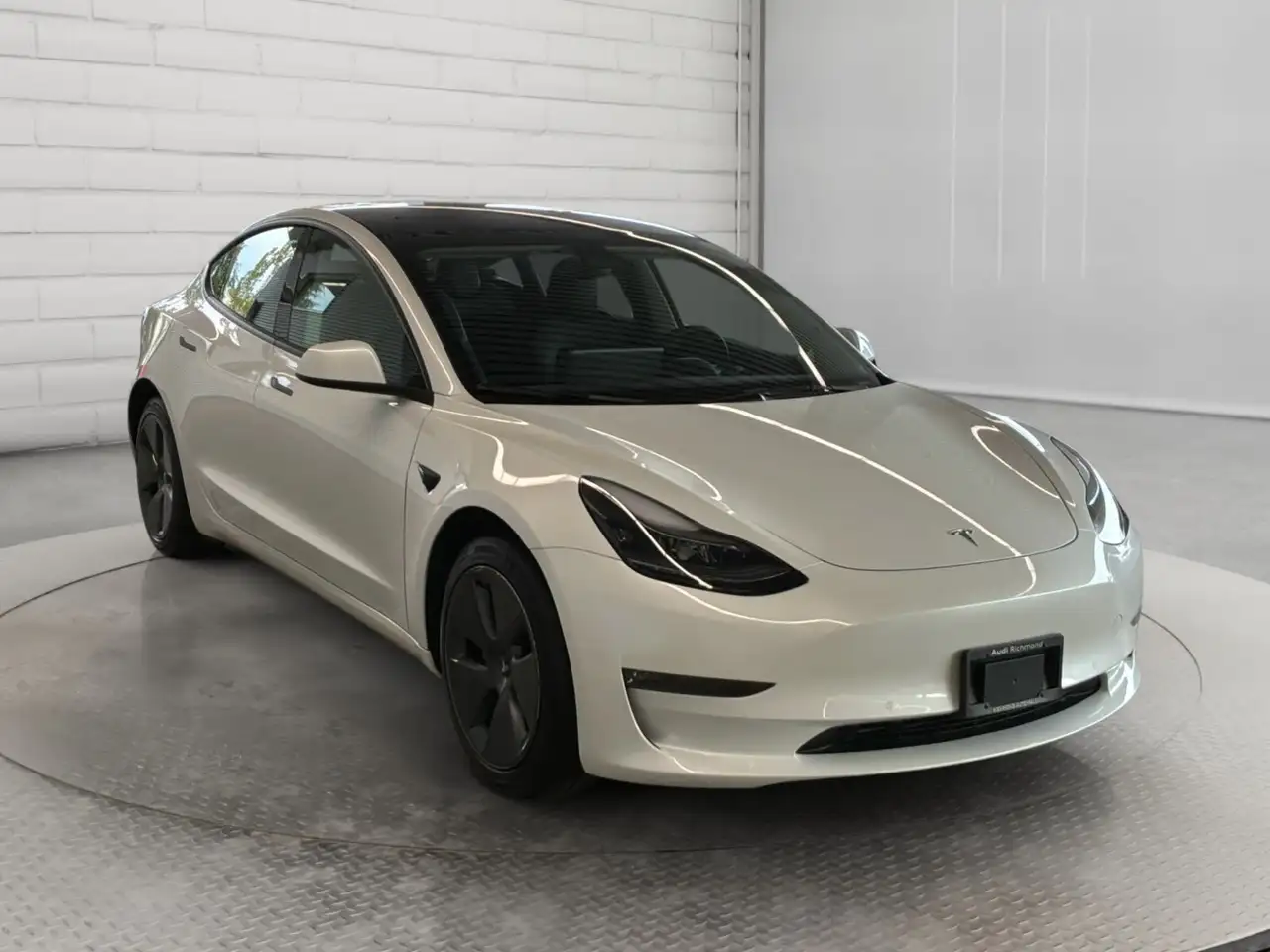 Tesla Model 3 - Image 3