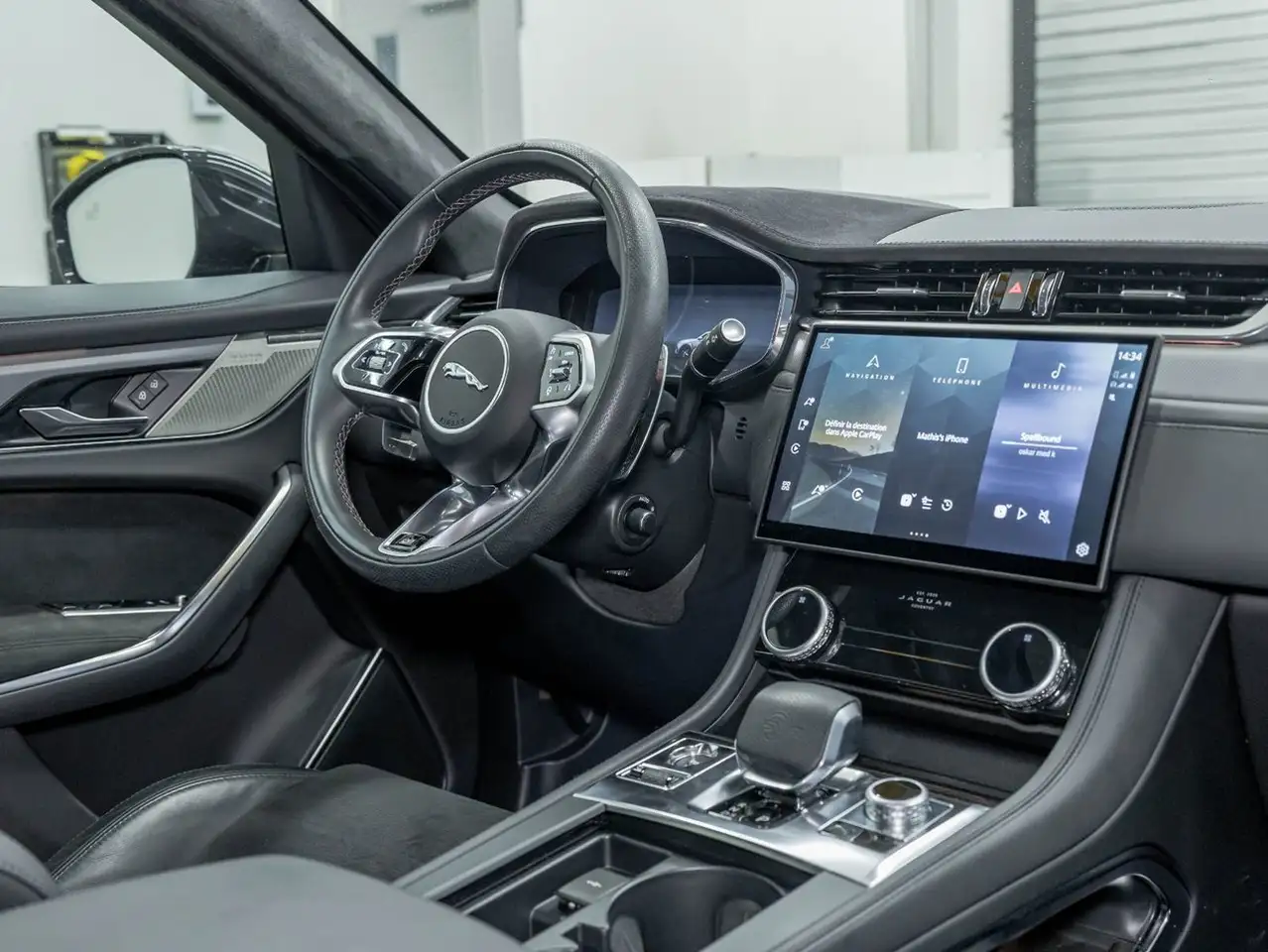 Jaguar F-Pace - Image 26