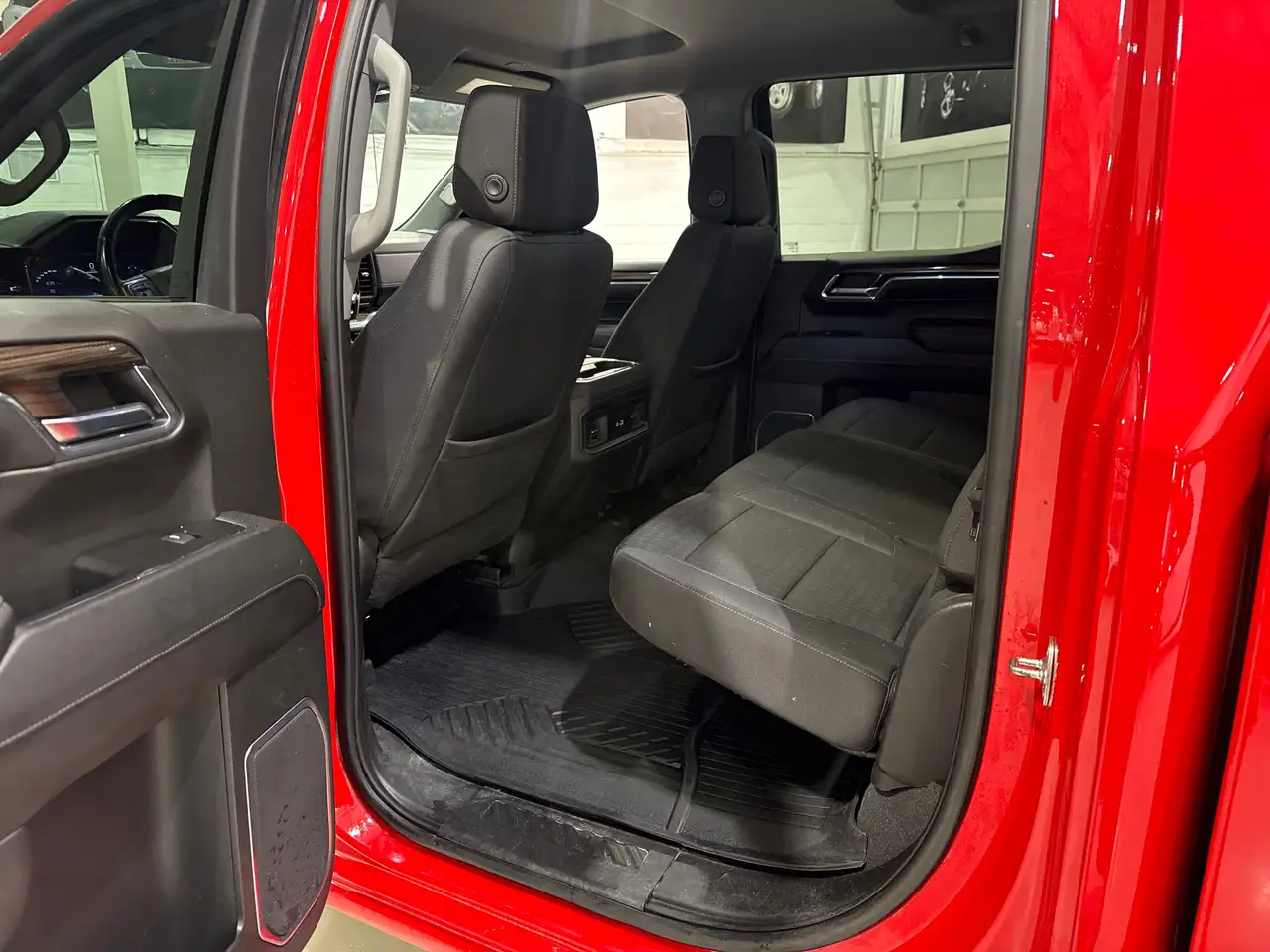 Chevrolet Silverado 1500 - Image 9