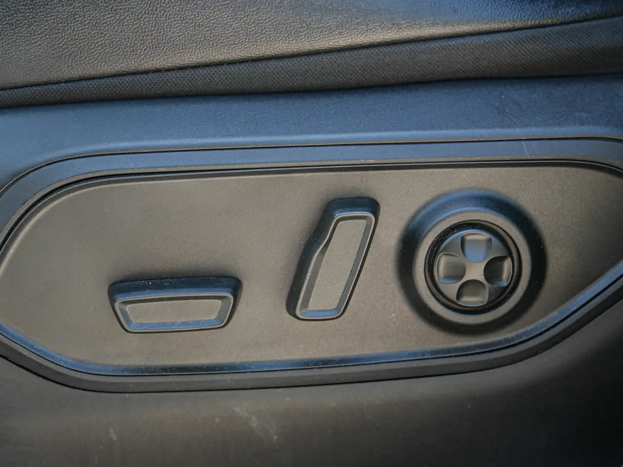 Jeep Grand Cherokee - Image 47
