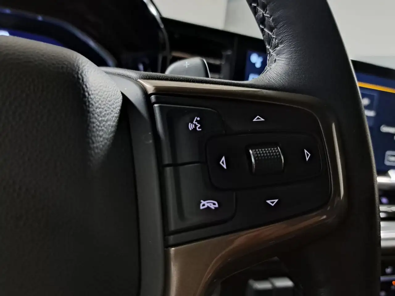 Chevrolet Silverado 1500 - Image 31