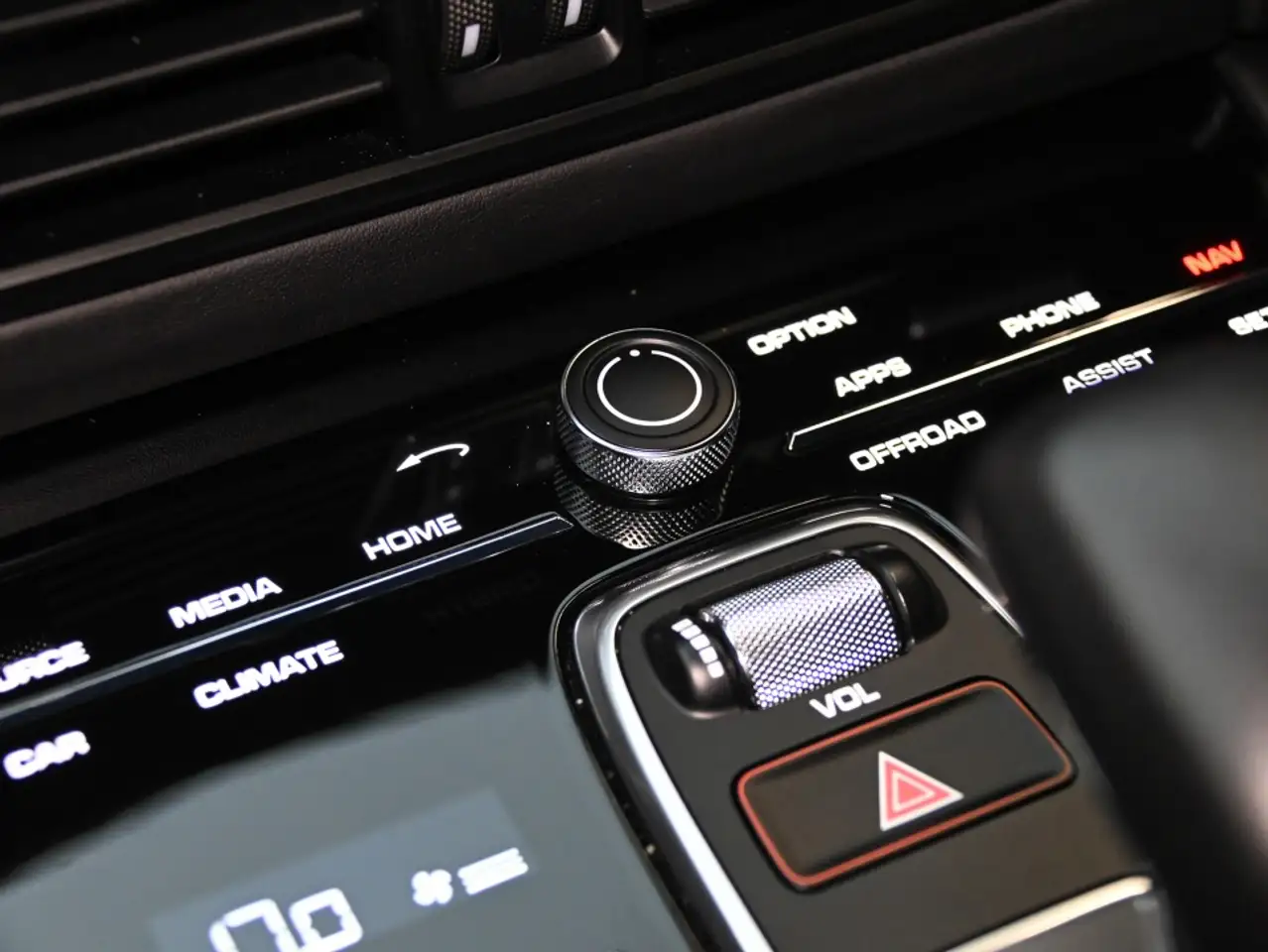 Porsche Cayenne - Image 31