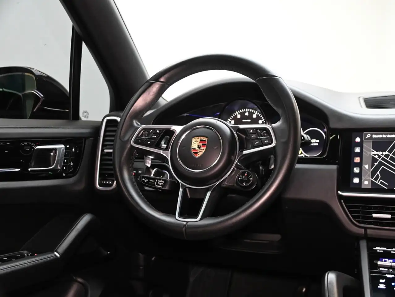 Porsche Cayenne - Image 16