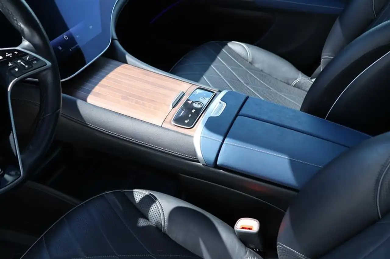 Mercedes-Benz EQS - Image 11