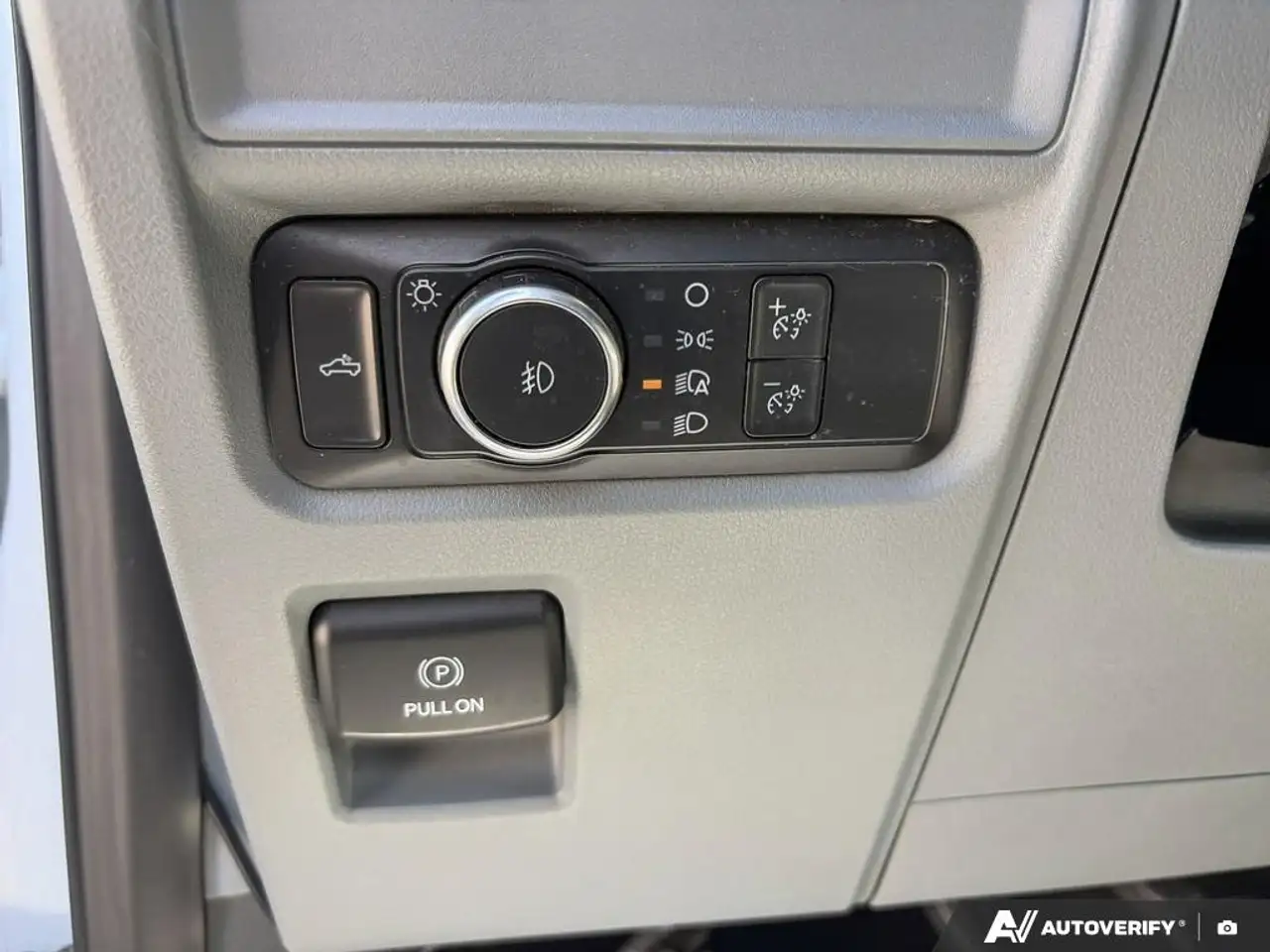 Ford F-150 - Image 29