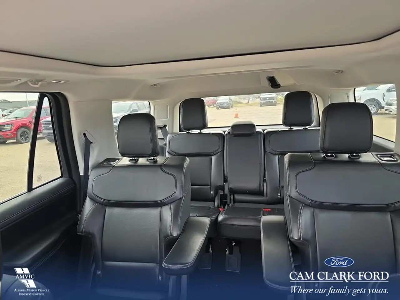 Ford Expedition - Image 6