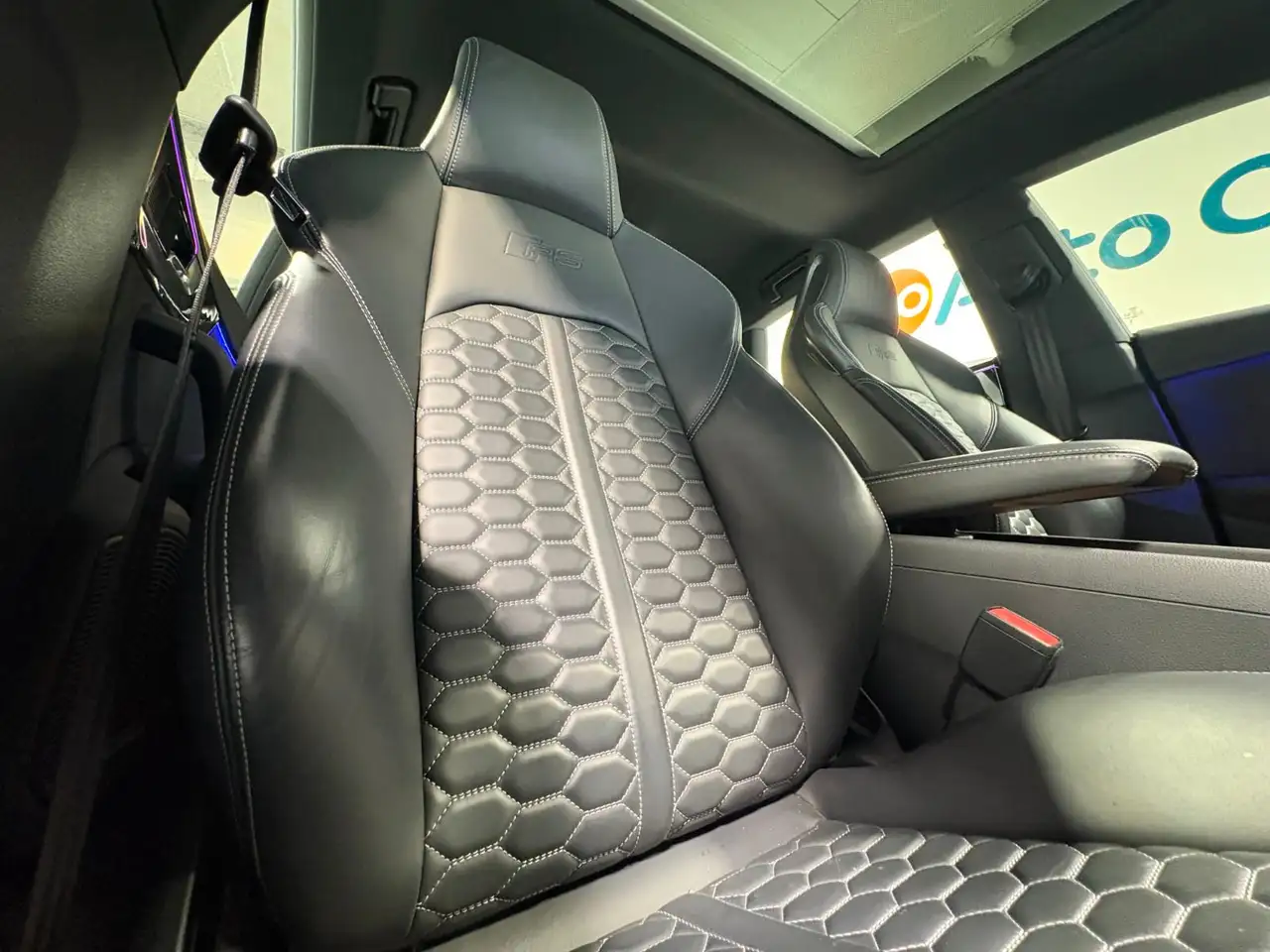 Audi RS5 - Image 11