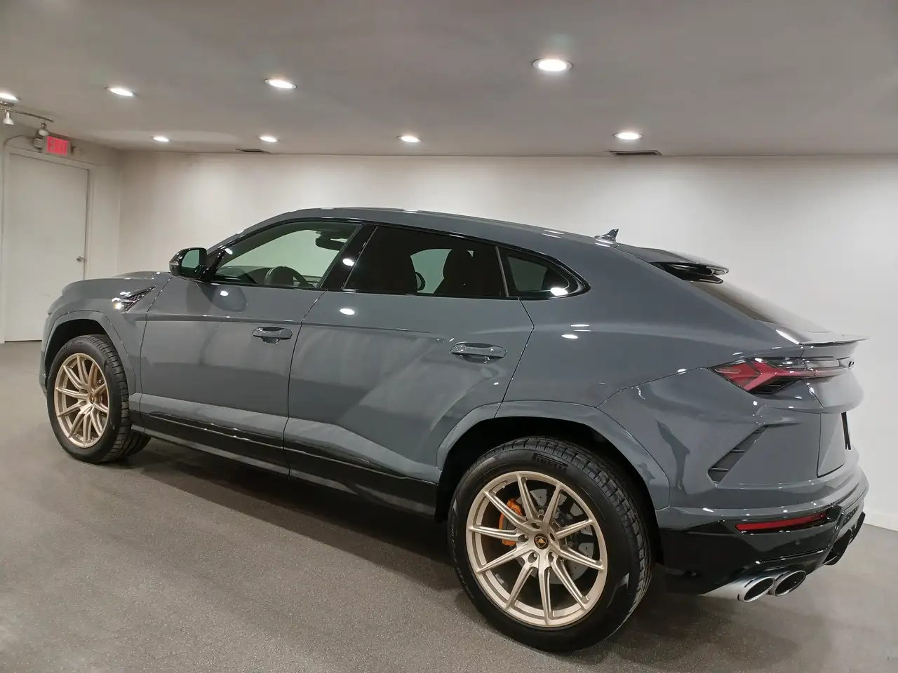 Lamborghini Urus - Image 7