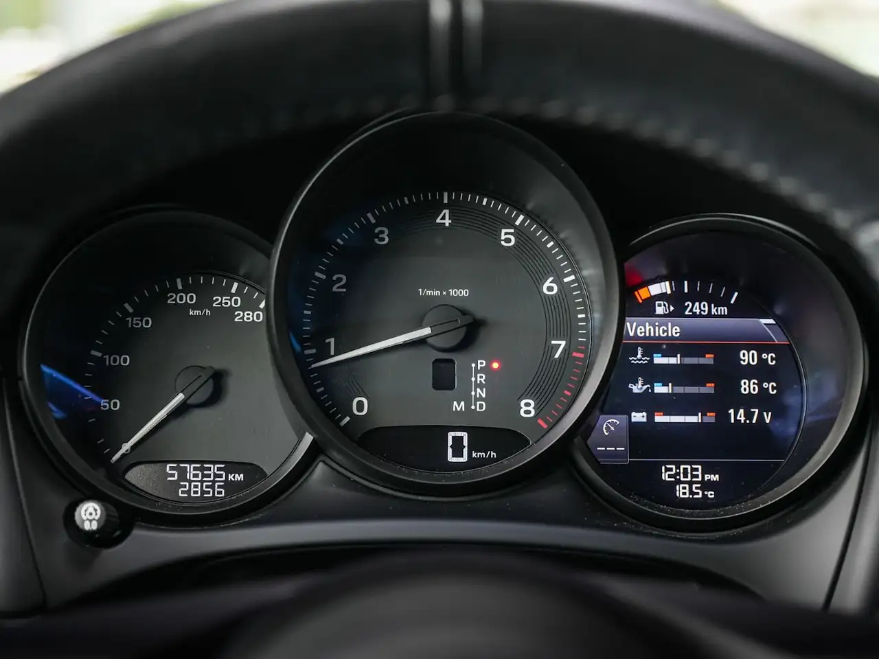 Porsche Macan - Image 24