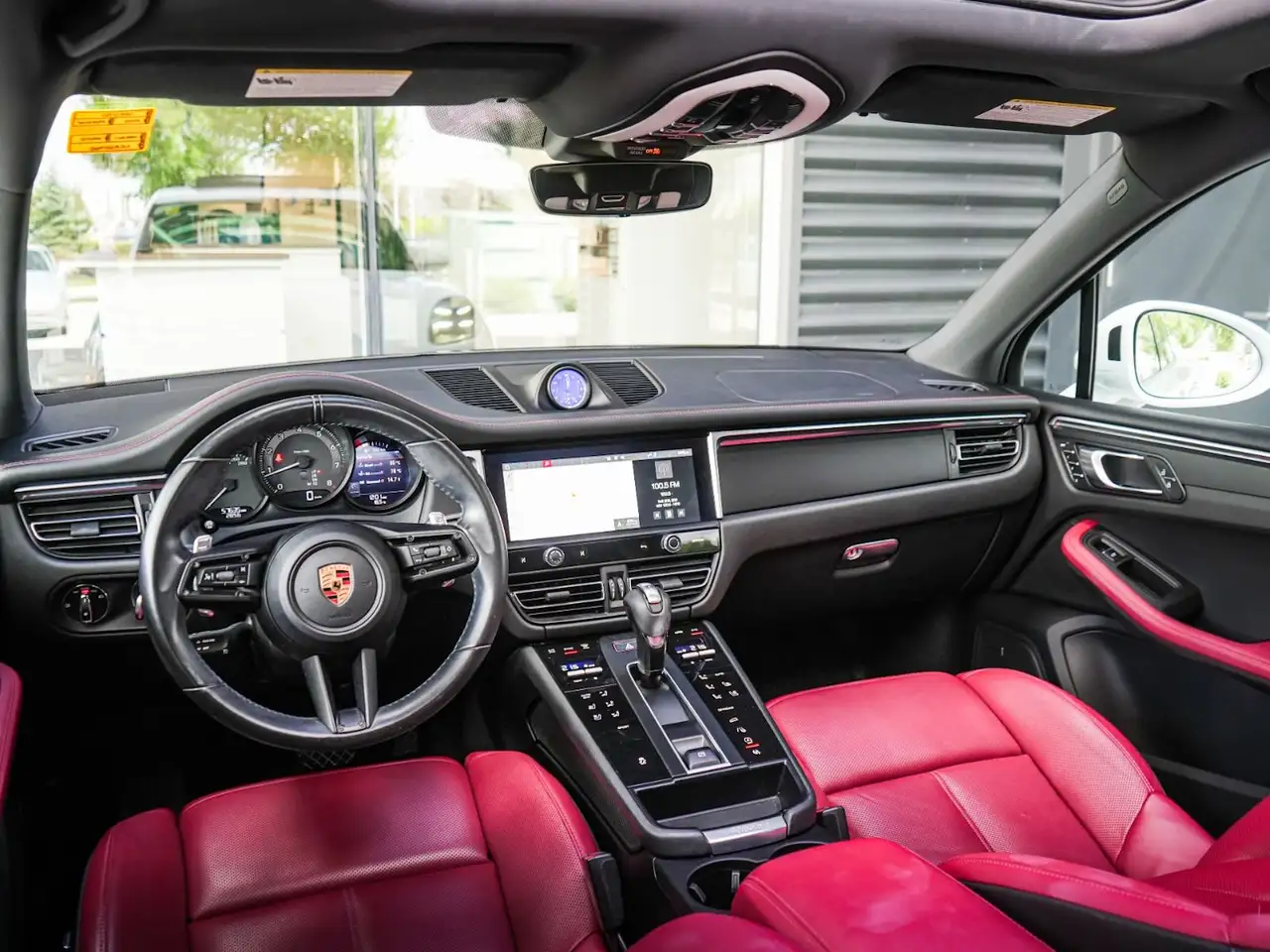 Porsche Macan - Image 16