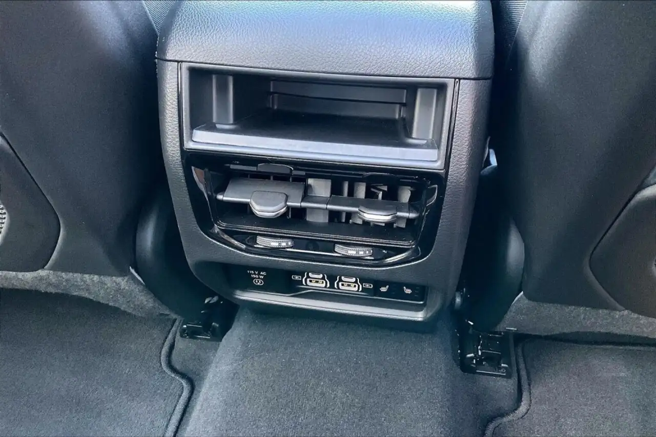 Jeep Grand Cherokee - Image 10