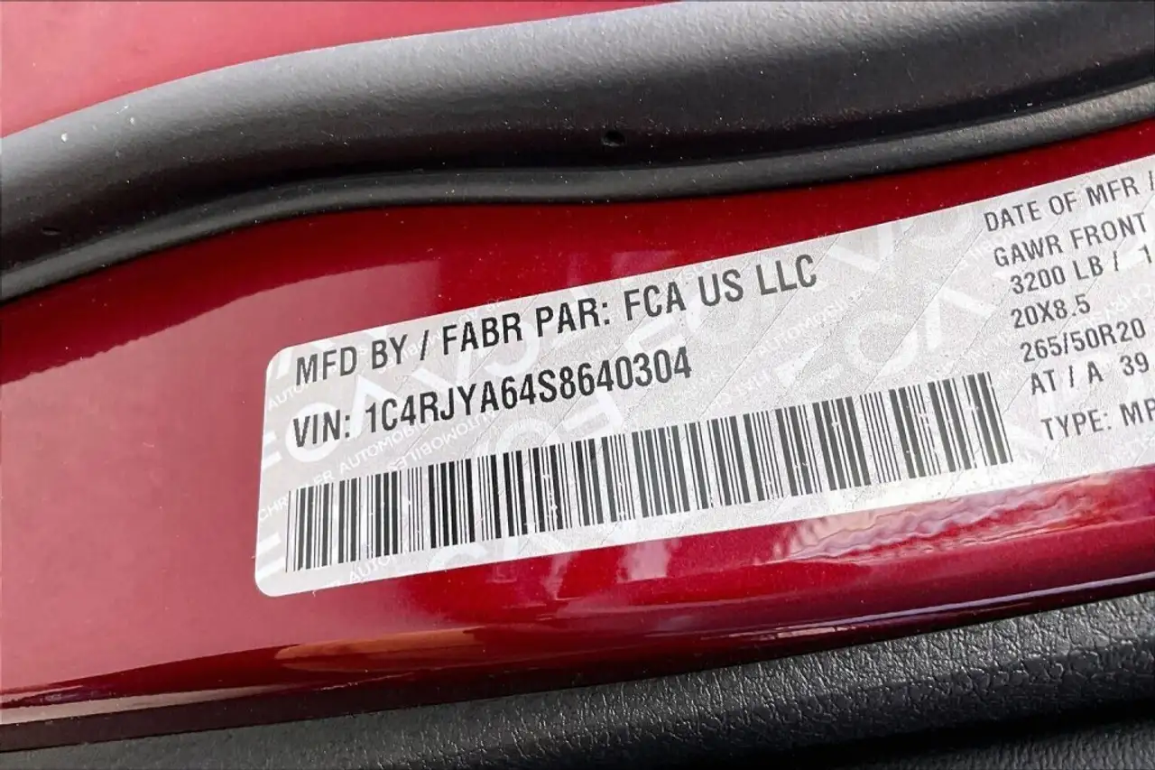 Jeep Grand Cherokee - Image 35