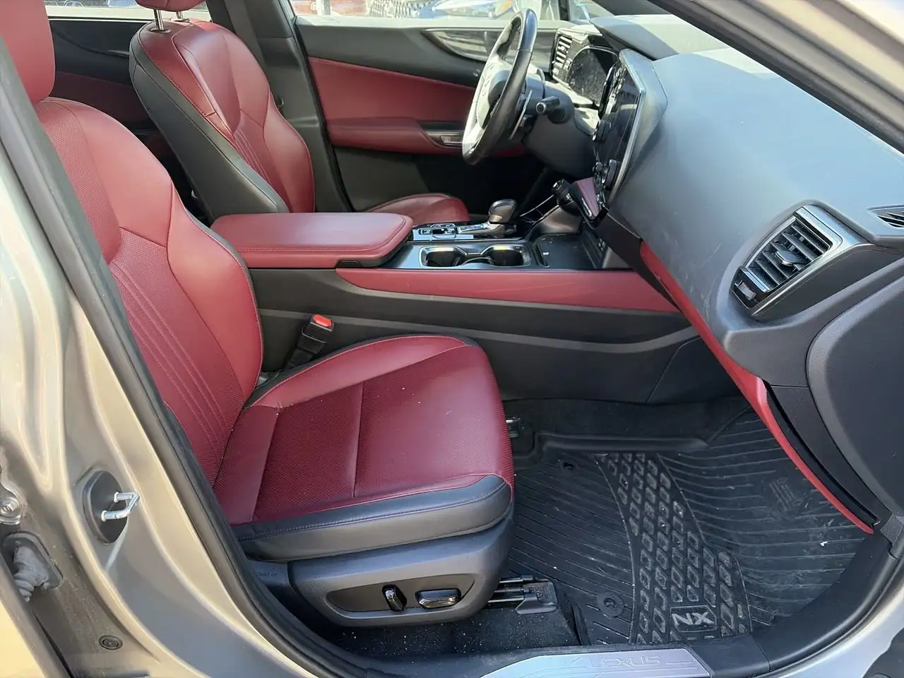 Lexus NX - Image 33