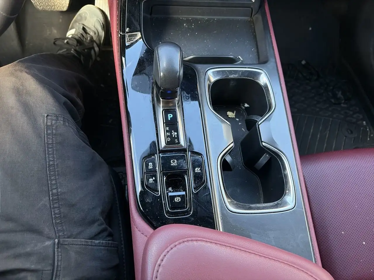 Lexus NX - Image 28