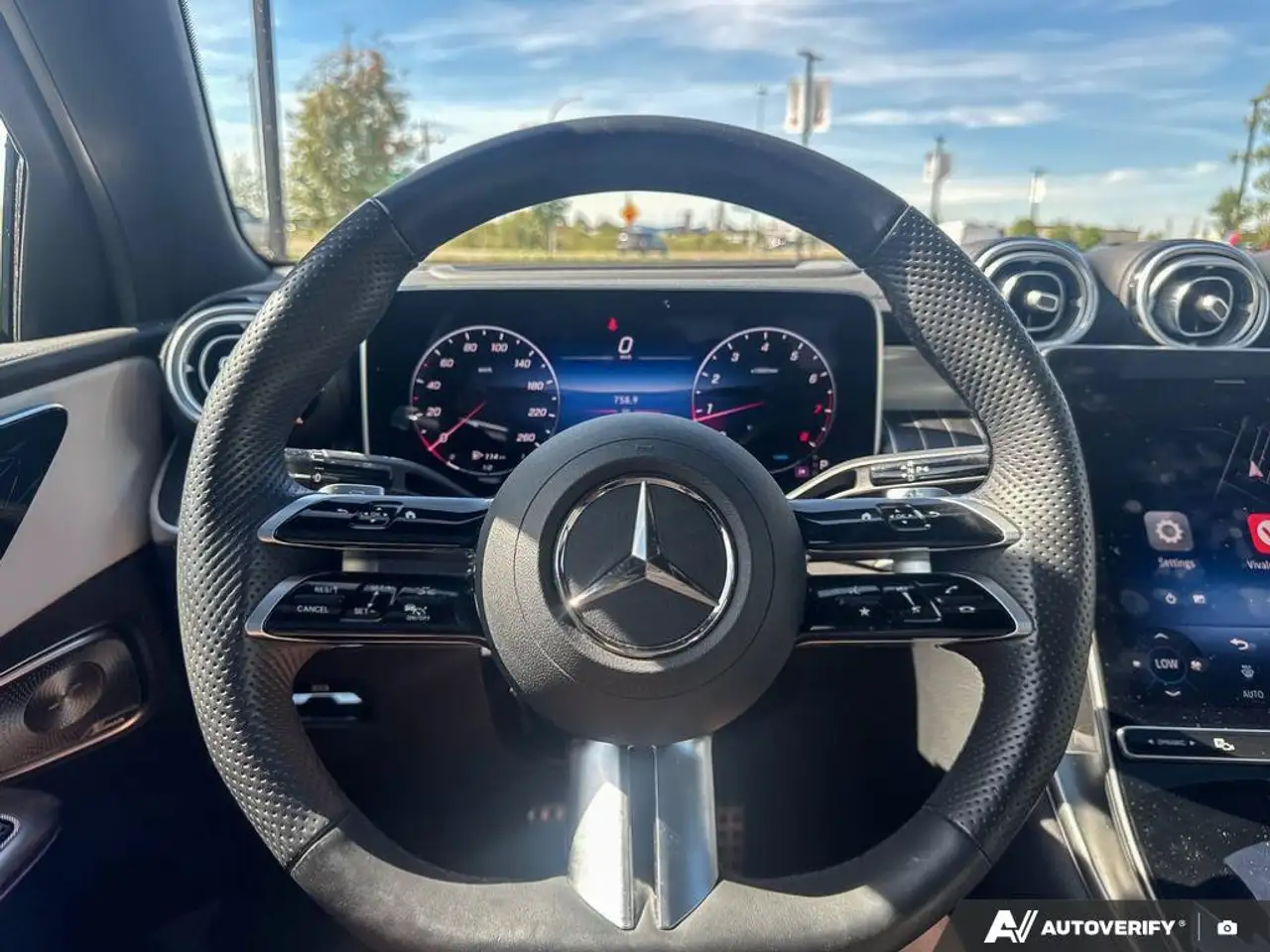 Mercedes-Benz GLC - Image 17