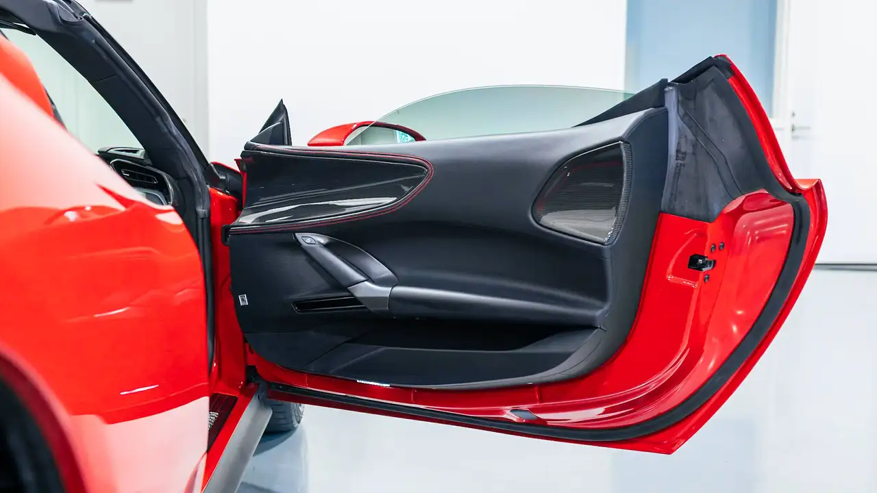 Ferrari SF90 Spider - Image 12