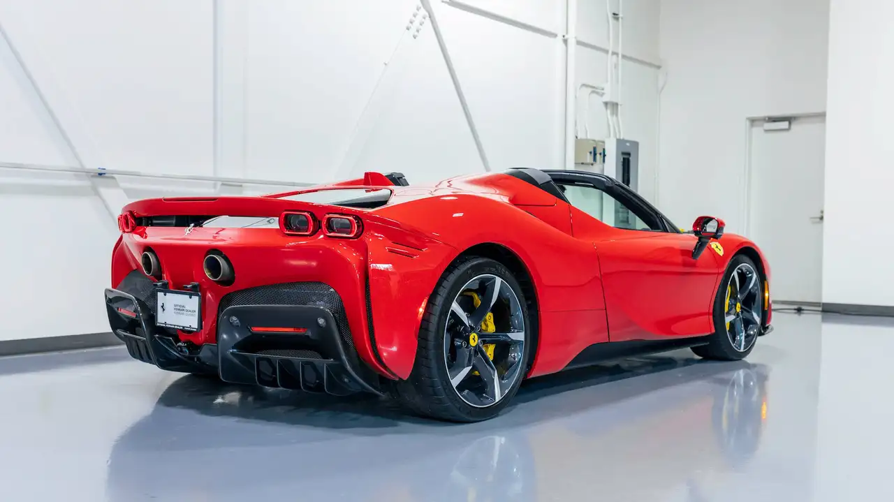 Ferrari SF90 Spider - Image 16