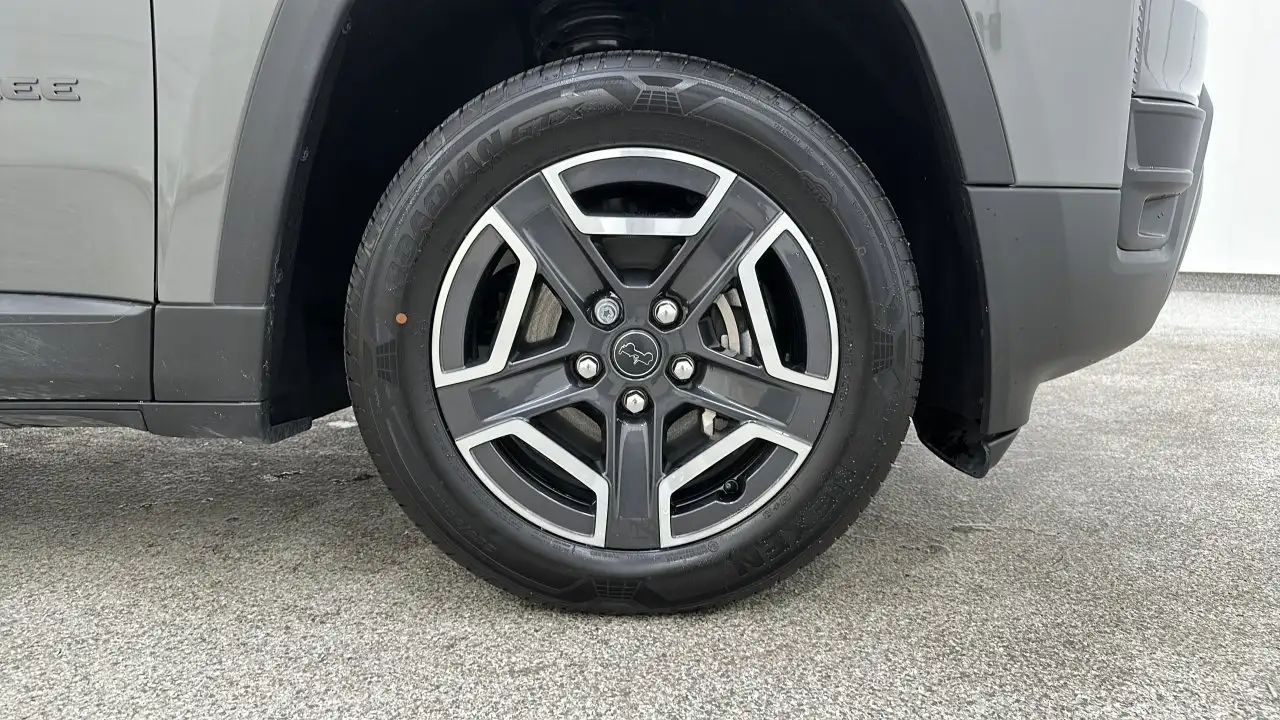 Jeep Cherokee - Image 21
