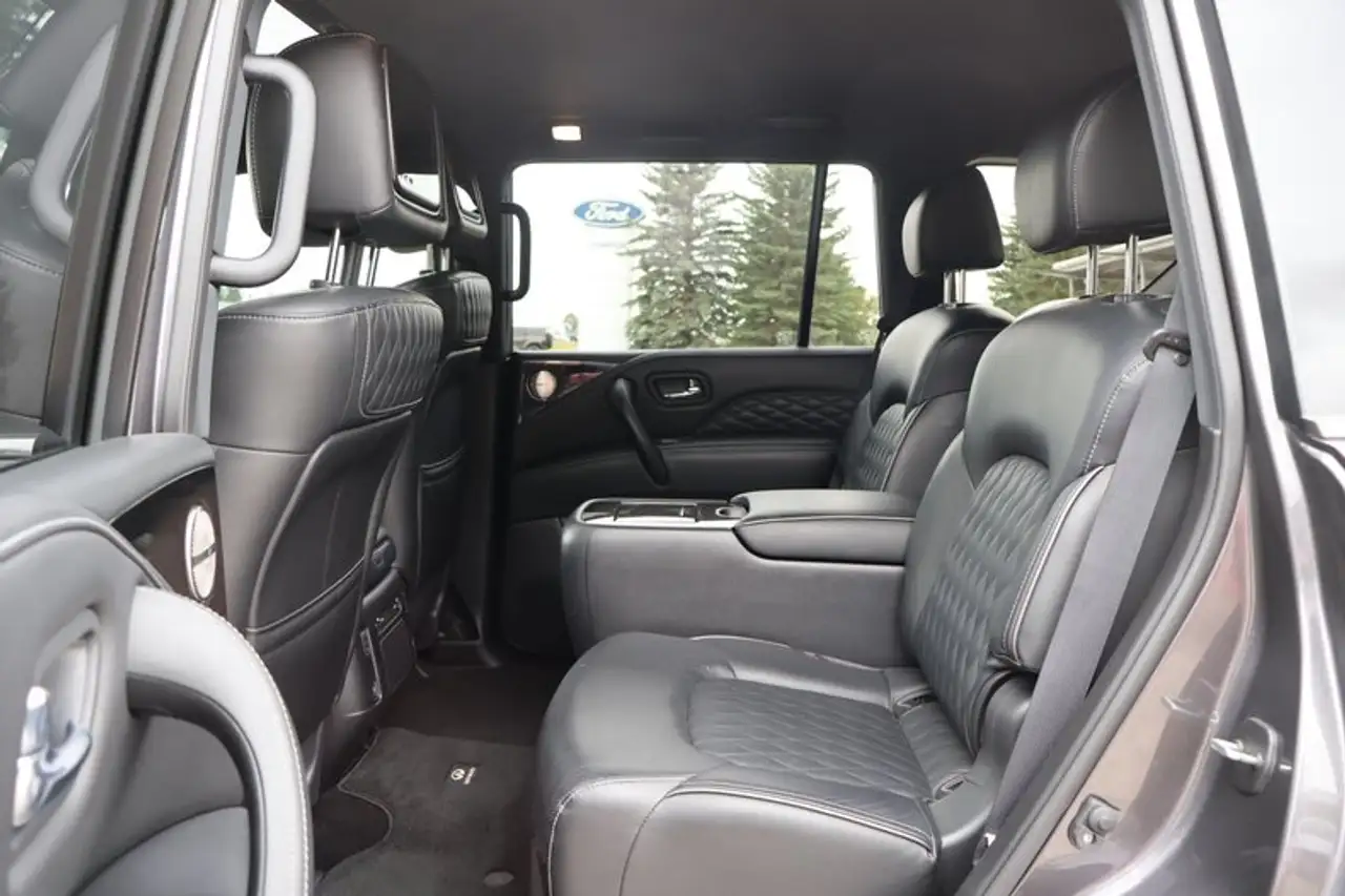 Infiniti QX80 - Image 16