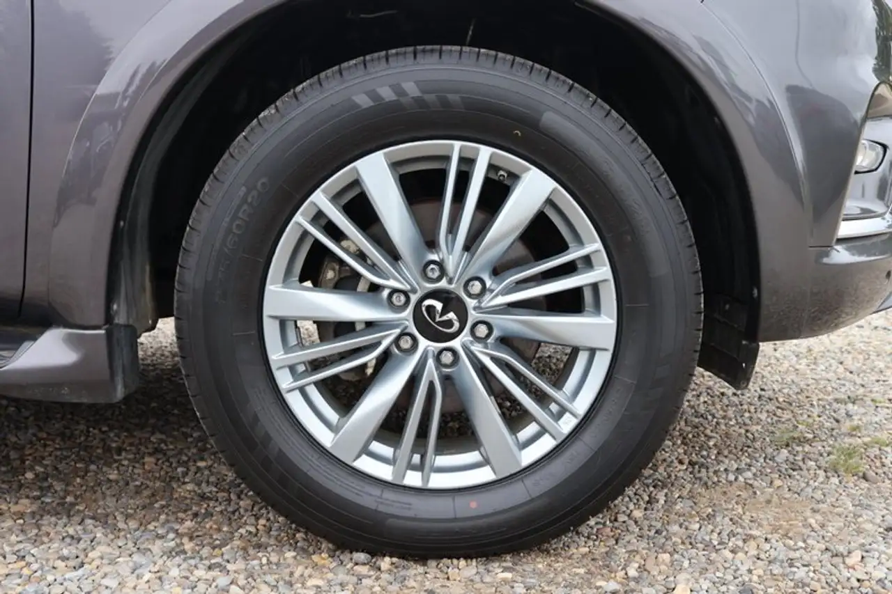 Infiniti QX80 - Image 13