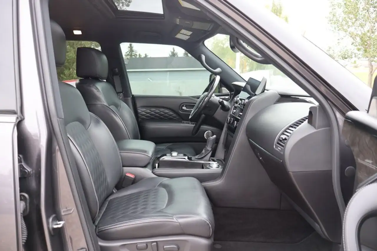 Infiniti QX80 - Image 26
