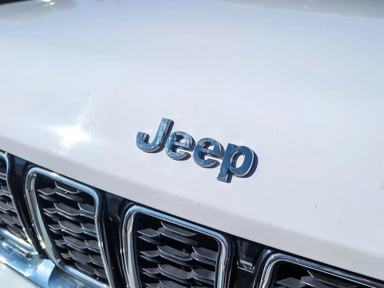 Jeep Grand Cherokee - Image 12