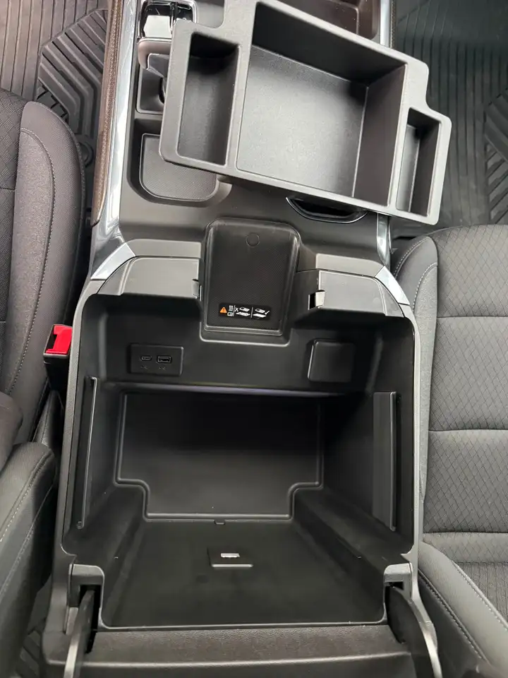 Chevrolet Silverado 1500 - Image 21