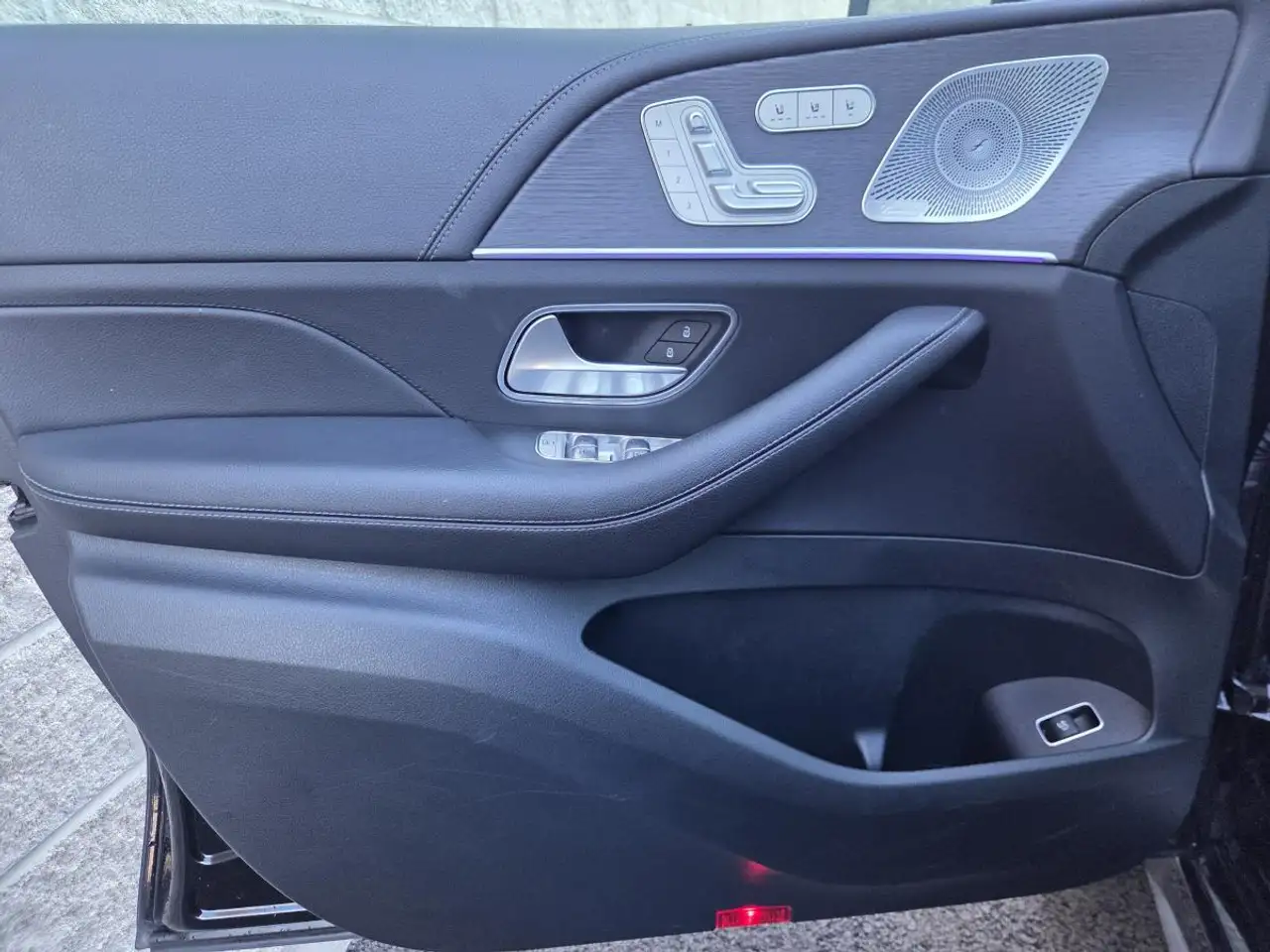 Mercedes-Benz GLE - Image 12