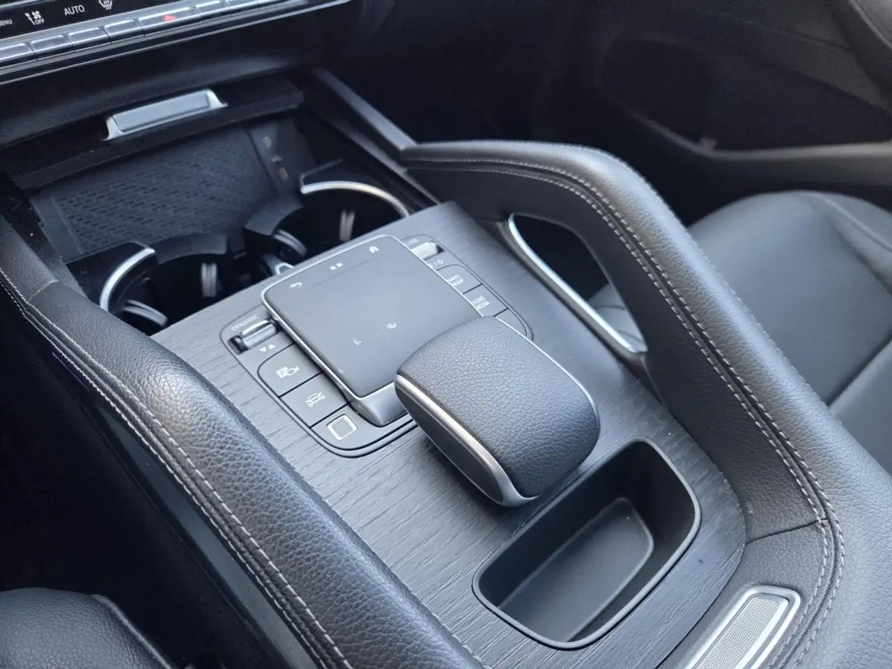 Mercedes-Benz GLE - Image 29